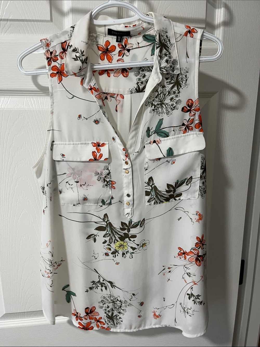 Dynamite White Sleeveless Floral Button-Front Blouse